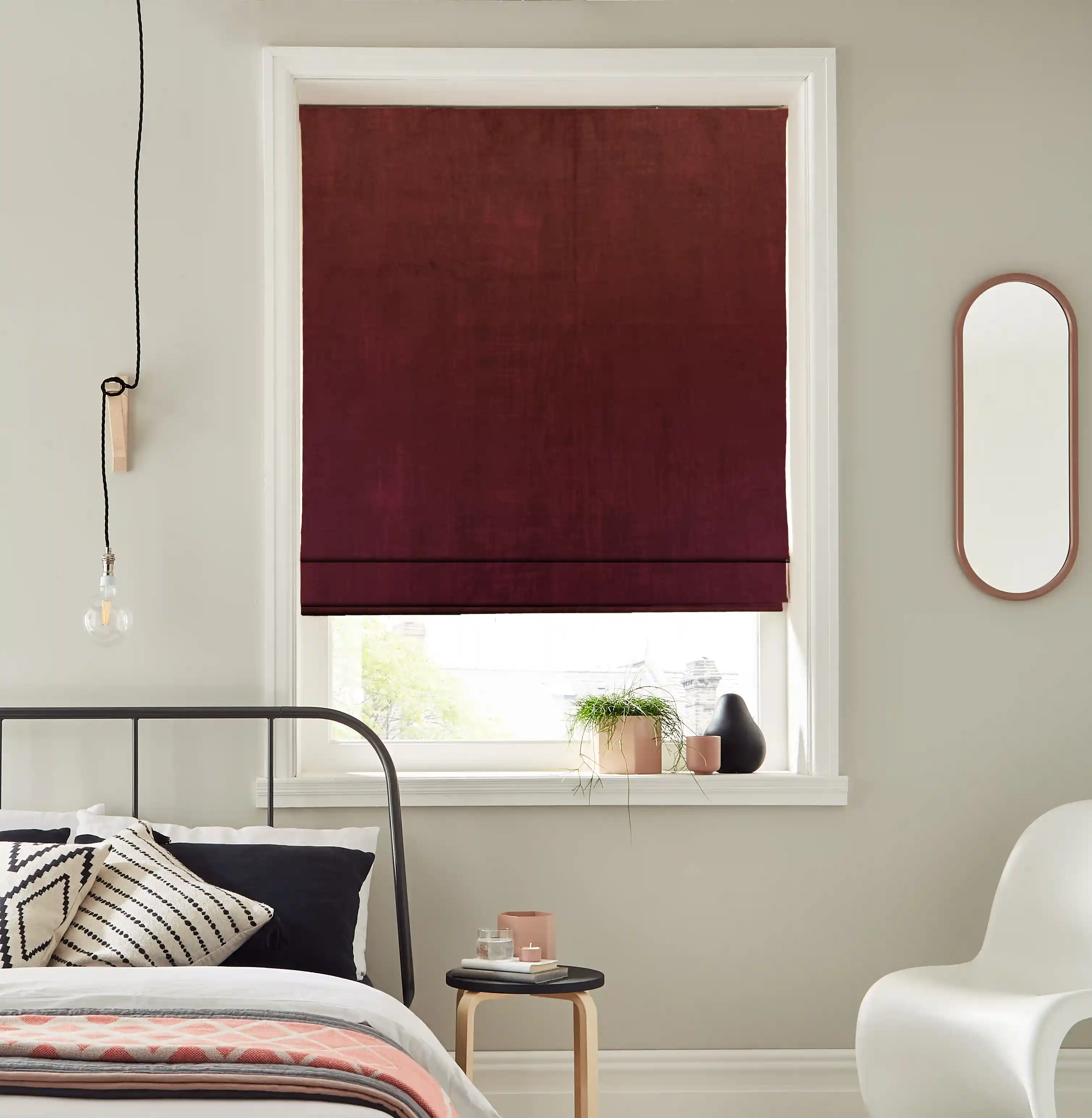Roman Blinds for Energy Efficiency in Nottingham—Save on energy bills and enjoy the elegance of Roman blinds designed for thermal efficiency.