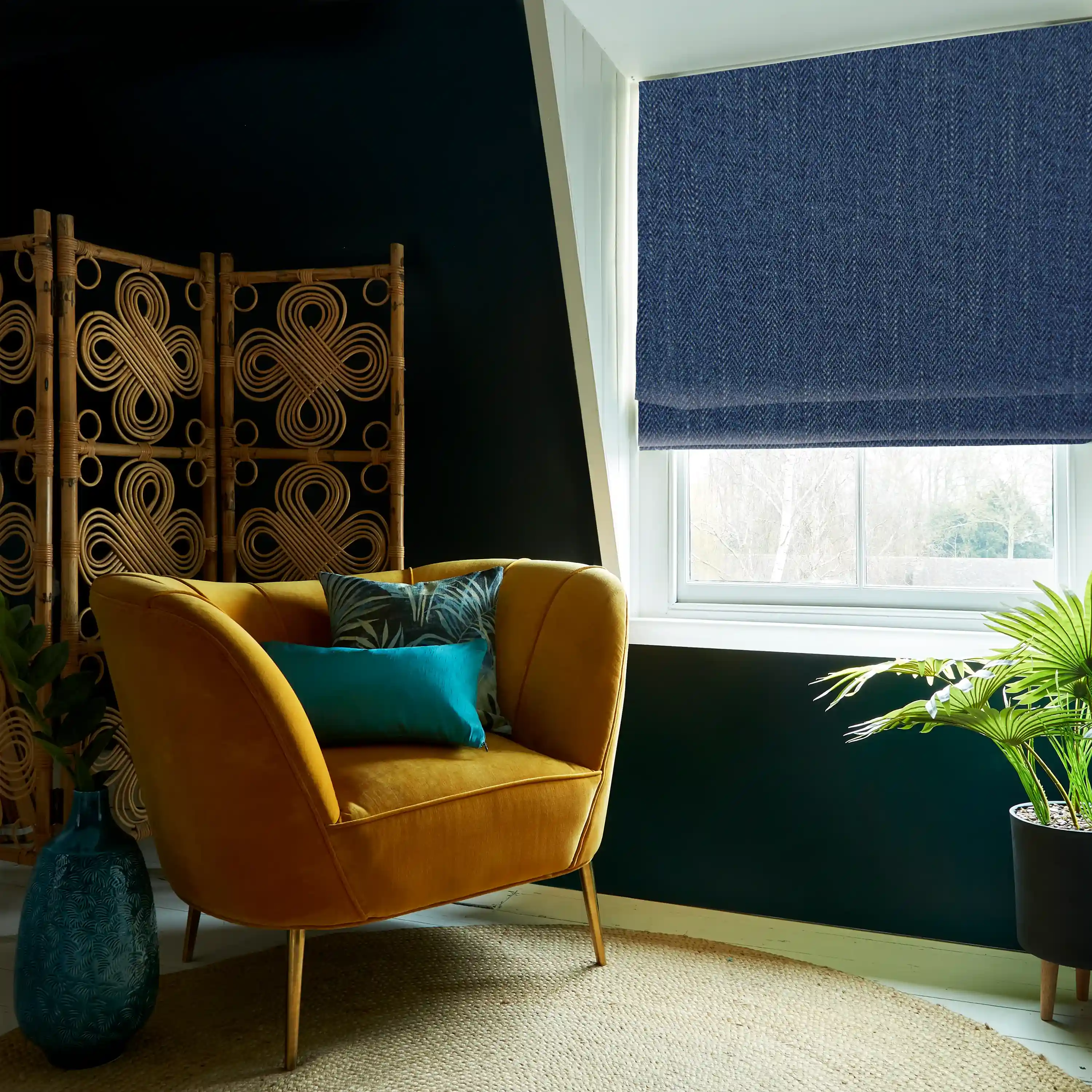 Roman Blinds for Large Windows in Richmond upon Thames (London)—Dress your large windows with custom-made Roman blinds for a tailored, stylish look.